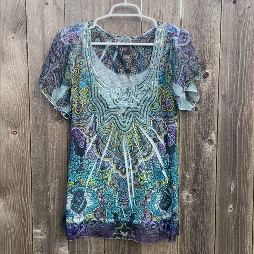 2x multi-color t-shirt